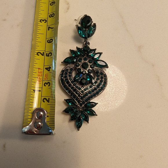 Chandelier Emerald Green Rhinestone Earrings - Picture 8 of 10
